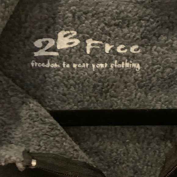 🌈 2B Free Rare Graffiti “Freedom/Love You” Hoodie - Size S - Picture 6 of 8